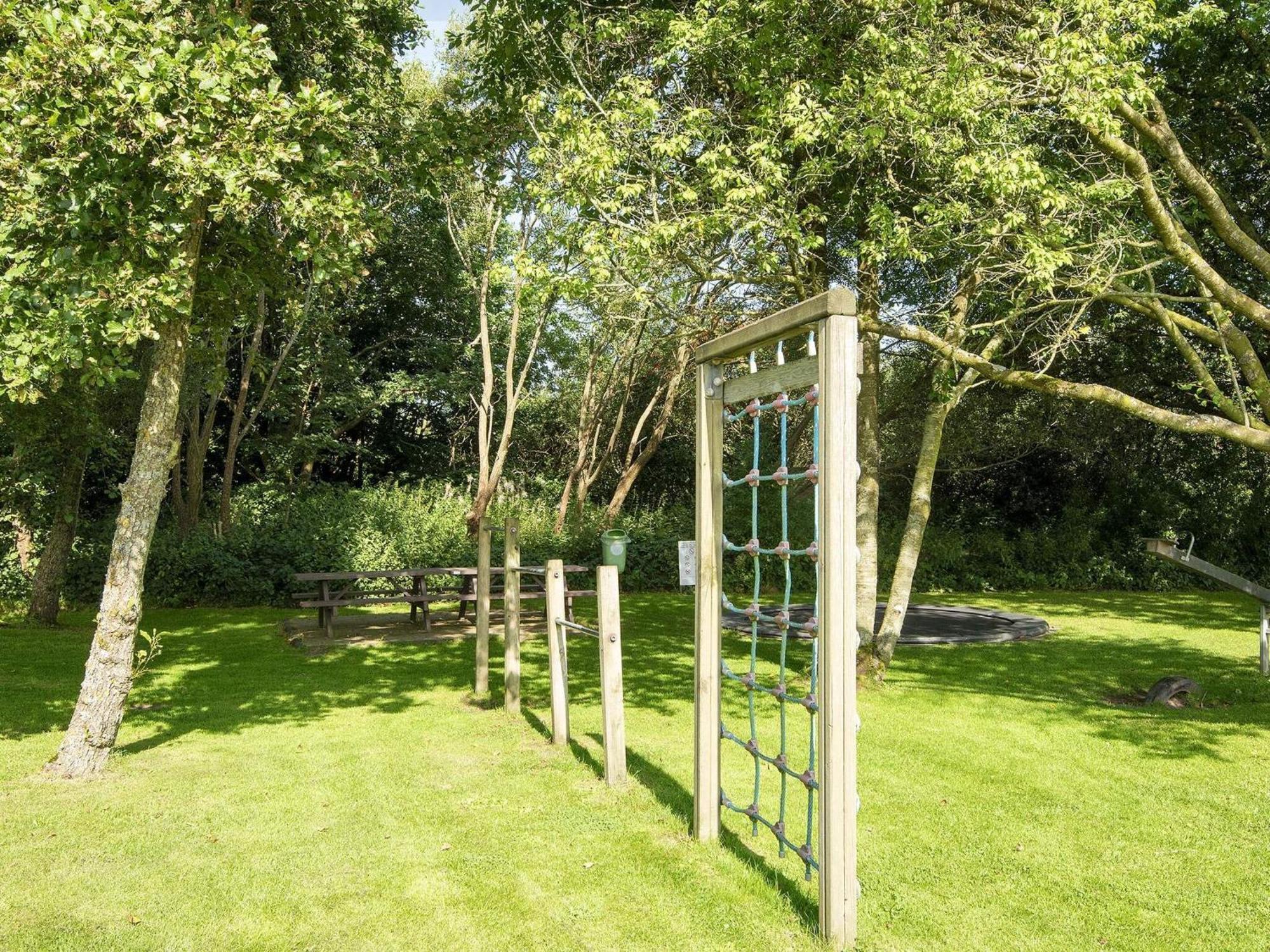 4 Person Holiday Home On A Holiday Park In Hemmet Esterno foto